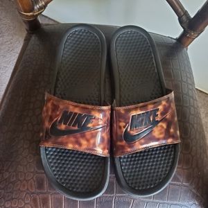 Nike tortoise slides